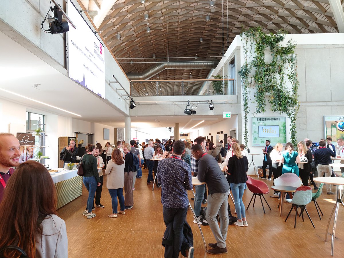 gasb_synbio's tweet photo. With our “Tools and gene networks”🔧 session concluded, its time to prepare for our next session covering “Synthetic genomics”. What could be a better way to do this than by enjoying a hot cup of coffee☕, some snacks and mingling with colleagues? https://t.co/CpA6MU3EOw