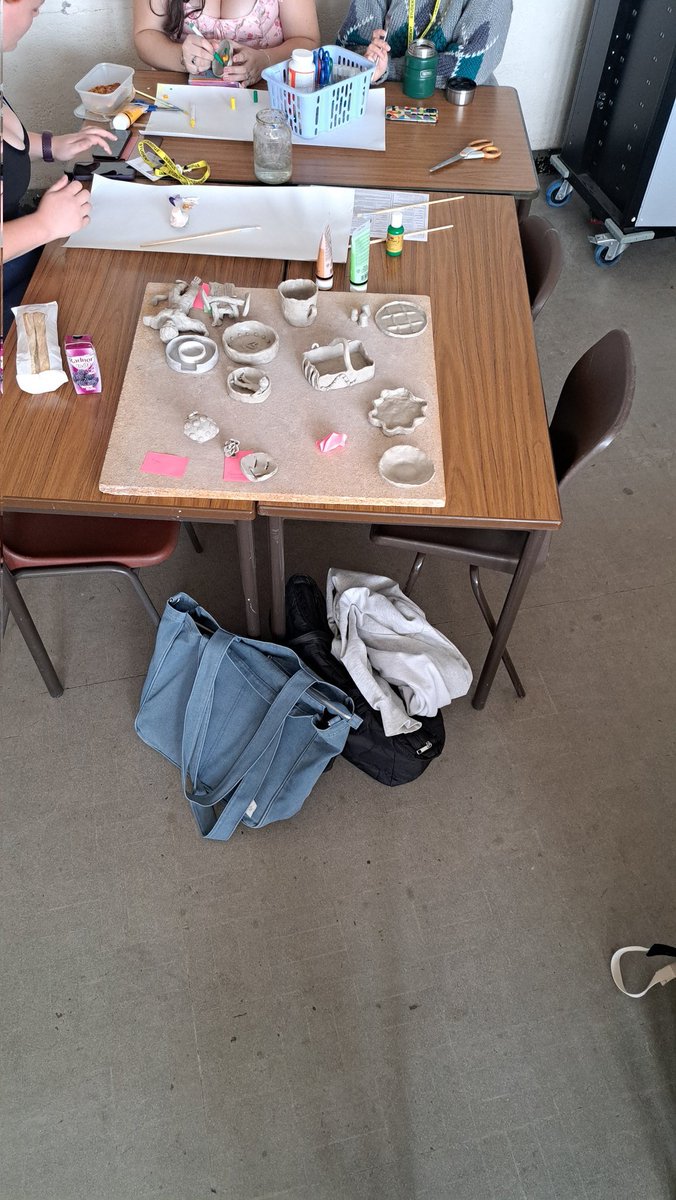 khs_aid's tweet photo. Mindfullness pottery for 12 and 13. What amazing work @KingHenrySchool @khs319art @HenryWellbeing https://t.co/Iis6s9M5er