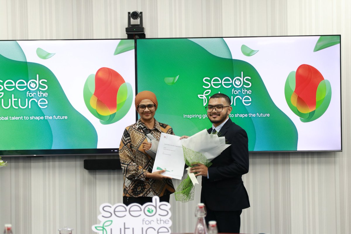 MoHEmv's tweet photo. Minister Dr. Maryam Mariya spoke at the "Seeds for the Future" program event, joined by the Ambassador of China to the Maldives, H.E. Wang Lixin, and the Country Director of Huawei Maldives, Mr. Chen Keyang. The partnership between the Maldives and Huawei aims to empower youth through education in advanced technologies like 5G, AI, and Cloud. Dr. Mariya praised the program for fostering future leaders and highlighted Huawei's commitment to inclusivity, ensuring at least one-third of participants are women. She also emphasized the importance of global partnerships in building a modern, digitally empowered education system in the Maldives.