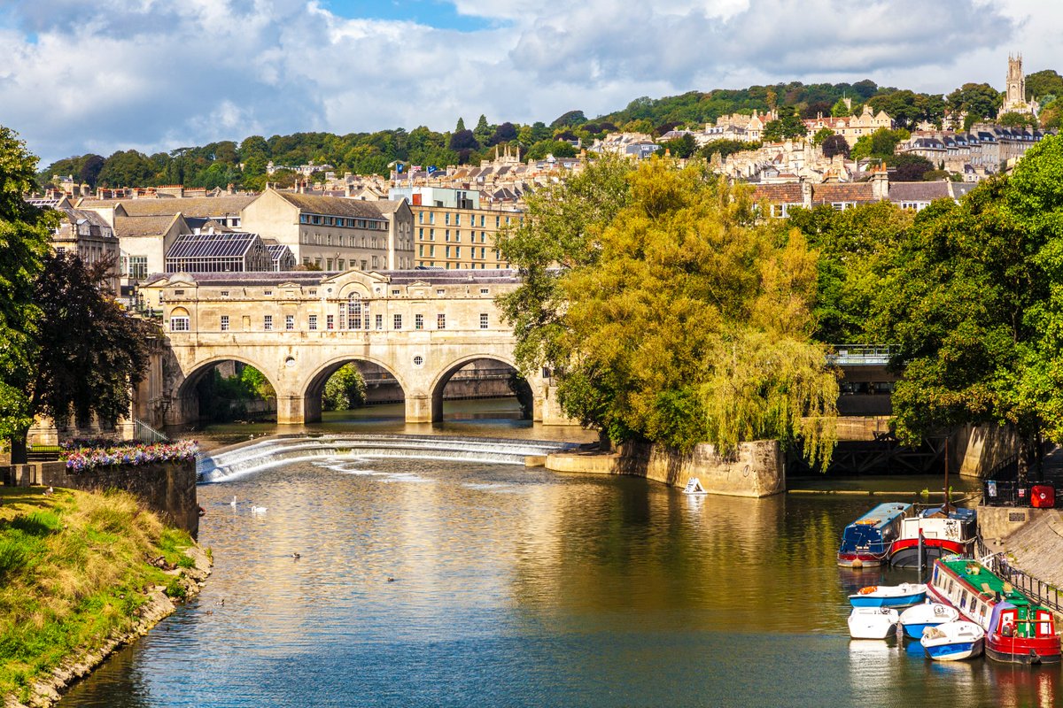 Great West Way (@thegreatwestway) on Twitter photo Located in the centre of the Georgian city is Pulteney Bridge.
Overlooking the River Avon and famous Weir, a horseshoe of tiered water, the surrounding parkland provides the perfect location for an afternoon stroll.
<a href="/VisitBath/">Visit Bath</a> Located in the centre of the Georgian city is Pulteney Bridge.
Overlooking the River Avon and famous Weir, a horseshoe of tiered water, the surrounding parkland provides the perfect location for an afternoon stroll.
<a href="/VisitBath/">Visit Bath</a>