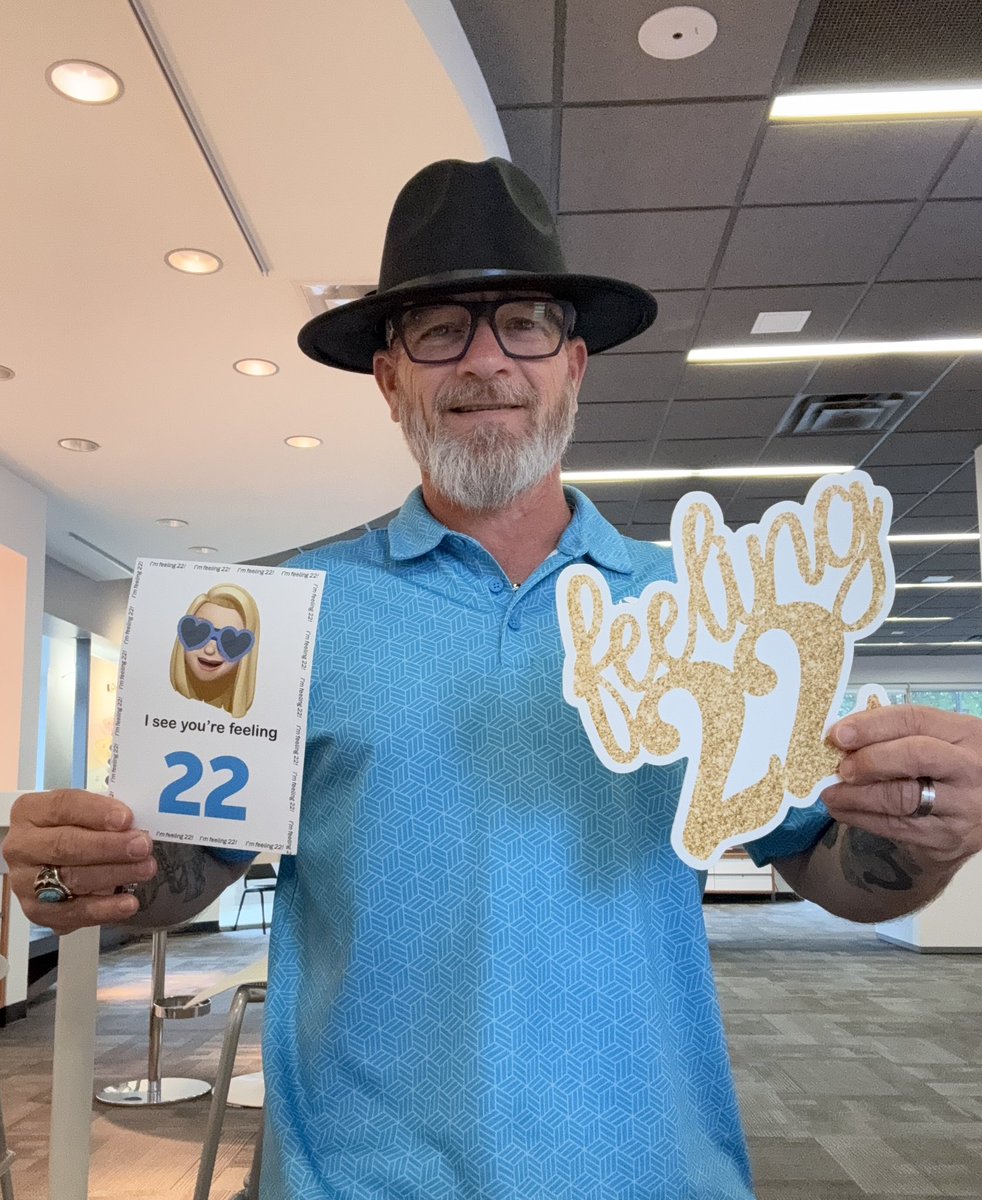 I'm feeling 22!!! <a href="/jillmill321/">Jillian Miller</a> <a href="/404girl/">Betsy Francis</a> <a href="/King_JMontano/">Juan Montano</a>