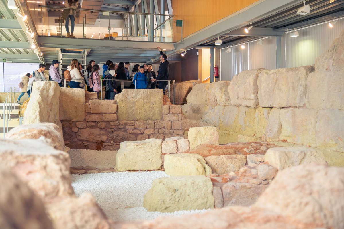 Una ciudad, dos generales, una muralla legendaria y dos poderosos pueblos enfrentados. Es la historia que te contamos en la 𝐑𝐮𝐭𝐚 𝐠𝐮𝐢𝐚𝐝𝐚 𝐂𝐚𝐫𝐭𝐡𝐚𝐠𝐢𝐧𝐞𝐬𝐞𝐬 𝐲 𝐑𝐨𝐦𝐚𝐧𝐨𝐬 (Muralla Púnica, Casa de la Fortuna y Teatro Romano)

i.mtr.cool/ytgckccamu