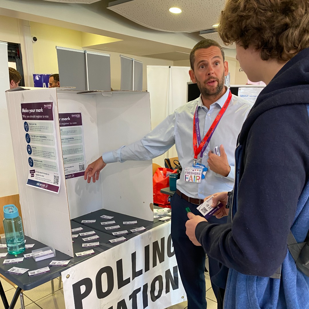 West Suffolk Council (@west_suffolk) on Twitter photo ✔️ Our Governance officers attended the Freshers Fair today at West Suffolk College to encourage students to get involved in democracy and to #RegisterToVote!
For those aged 16 and above, register to vote here: orlo.uk/uhkEW
#HaveYourSay #MakeYourMark <a href="/WestSuffolk/">West Suffolk College 🏳️🌈</a> ✔️ Our Governance officers attended the Freshers Fair today at West Suffolk College to encourage students to get involved in democracy and to #RegisterToVote!
For those aged 16 and above, register to vote here: orlo.uk/uhkEW
#HaveYourSay #MakeYourMark <a href="/WestSuffolk/">West Suffolk College 🏳️🌈</a>