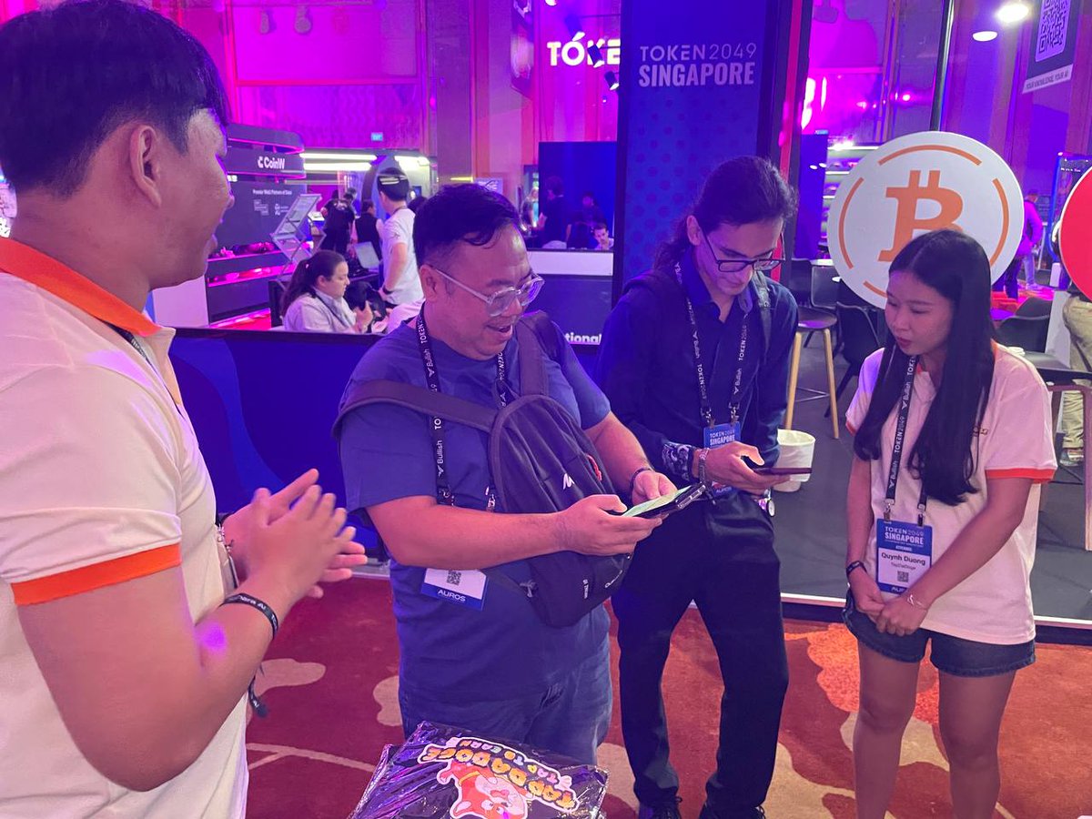 TapDaDoge's tweet photo. Day 1 of #Token2049 was a blast! 🎉

From #TapDaDoge swag to engaging sessions, the excitement was in full swing!

Now, on to some VIP side events and then onto day 2 tomorrow!

$TON #TapToEarn https://t.co/8KLsFSyrTN