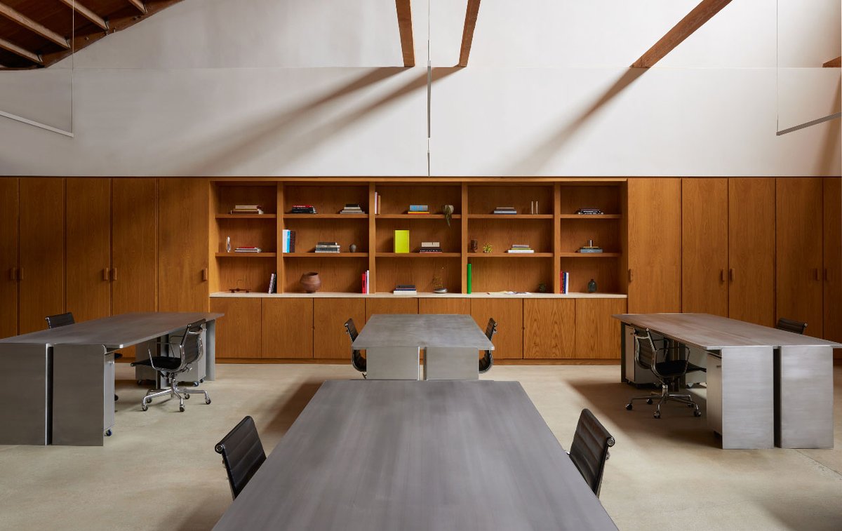pachigalvan's tweet photo. A Southern California Factory Becomes an Office for Music Industry Creatives https://t.co/JSMImRqGQl https://t.co/yl8QfsXWjk