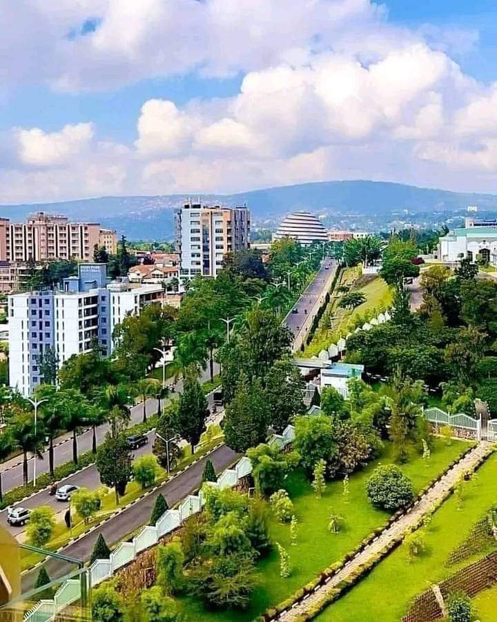 Greetings from Kigali 🇷🇼👋

And you?