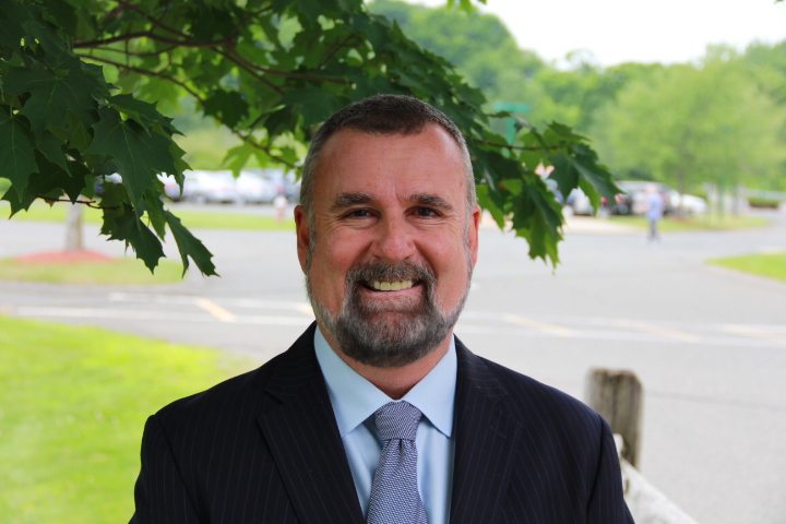 The first lecture of the Lenox (MA) Library lecture series begins at 4 p.m. Sunday, Sept. 22, with a discussion of the upcoming election with Civic Initiative founder Mike Hannahan.

donahue.umass.edu/news-events/me…