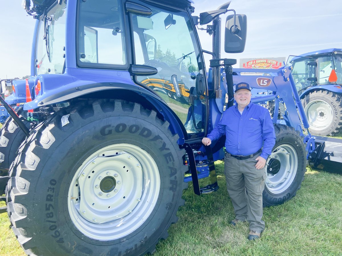 Better Farming | It's Farming. And It's Better. (@betterfarmingon) on Twitter photo Gary Pitcher, business manager for LS Tractor, stands with the NEW MT774 at last week's Outdoor Farm Show. 
Did you get a chance to see the newest model from <a href="/LSTractorUSA/">LS Tractor USA</a>? Check it out here if you missed it! lstractorusa.com/tractor/mt774c…
#OntAg #FarmEquipment #Farm365 Gary Pitcher, business manager for LS Tractor, stands with the NEW MT774 at last week's Outdoor Farm Show. 
Did you get a chance to see the newest model from <a href="/LSTractorUSA/">LS Tractor USA</a>? Check it out here if you missed it! lstractorusa.com/tractor/mt774c…
#OntAg #FarmEquipment #Farm365