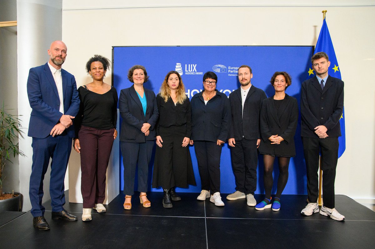 Lieliskas ziņas! Latvijas režisora Ginta Zilbaloža aizkustinošā filma “Straume” ir viena no piecām Eiropas filmām, kas sacentīsies par 2025. gada LUX skatītāju balvu.

Šodien ir sācies eiropiešu balsojums, kas turpināsies līdz nākamā gada aprīlim: luxaward-rating.europarl.europa.eu/lv/