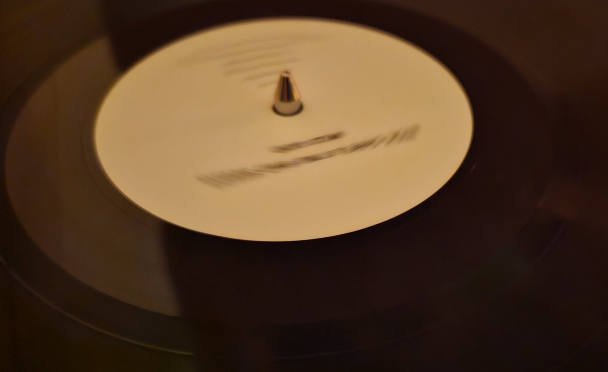 AnaNova61478807's tweet photo. Prekrasen album.
En in edini @nickcave
#VrtiSe https://t.co/iA9Olnnmsh