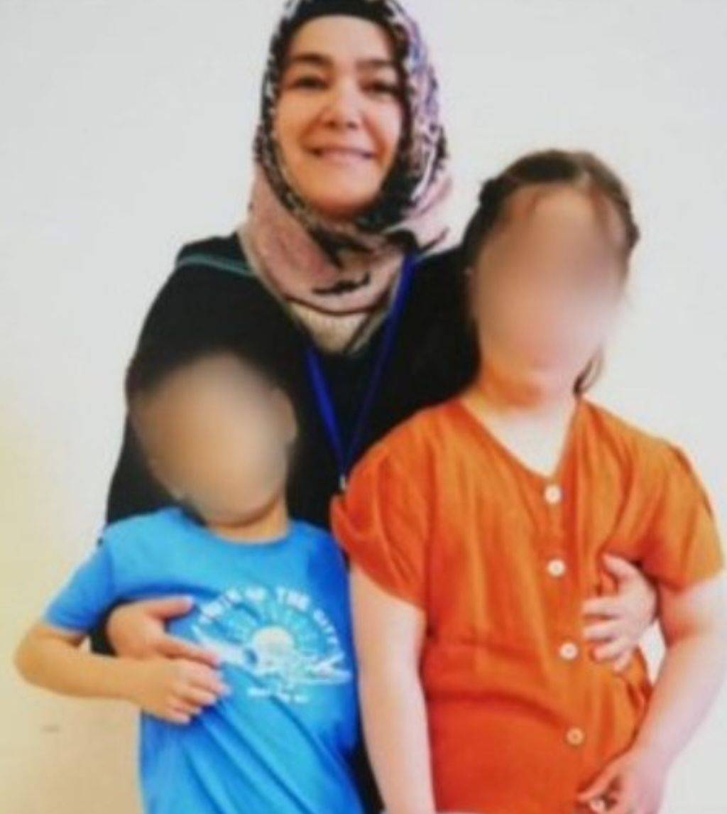 cezaeviihlaller's tweet image. Özlem Sarıçelik Eskişehir Kapalı Cezaevi&apos;nde tutuklu. Engelli dovn sendromlu çocuğu var. 2 çocukları var ve 3 yıldır aile bir araya gelemiyor. Savcı keyfi gerekçelerle anneye infaz erteleme vermiyor. Sarıçelik, Yusuf Kerim yasasından yararlanamıyor.

#Powel #GWAS Fed 50…