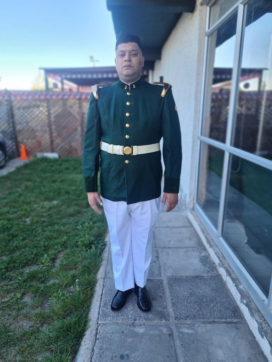ubilla_s's tweet photo. Y este creo que fue mi último desfile despues de 9 años https://t.co/UPsmWoAKPn
