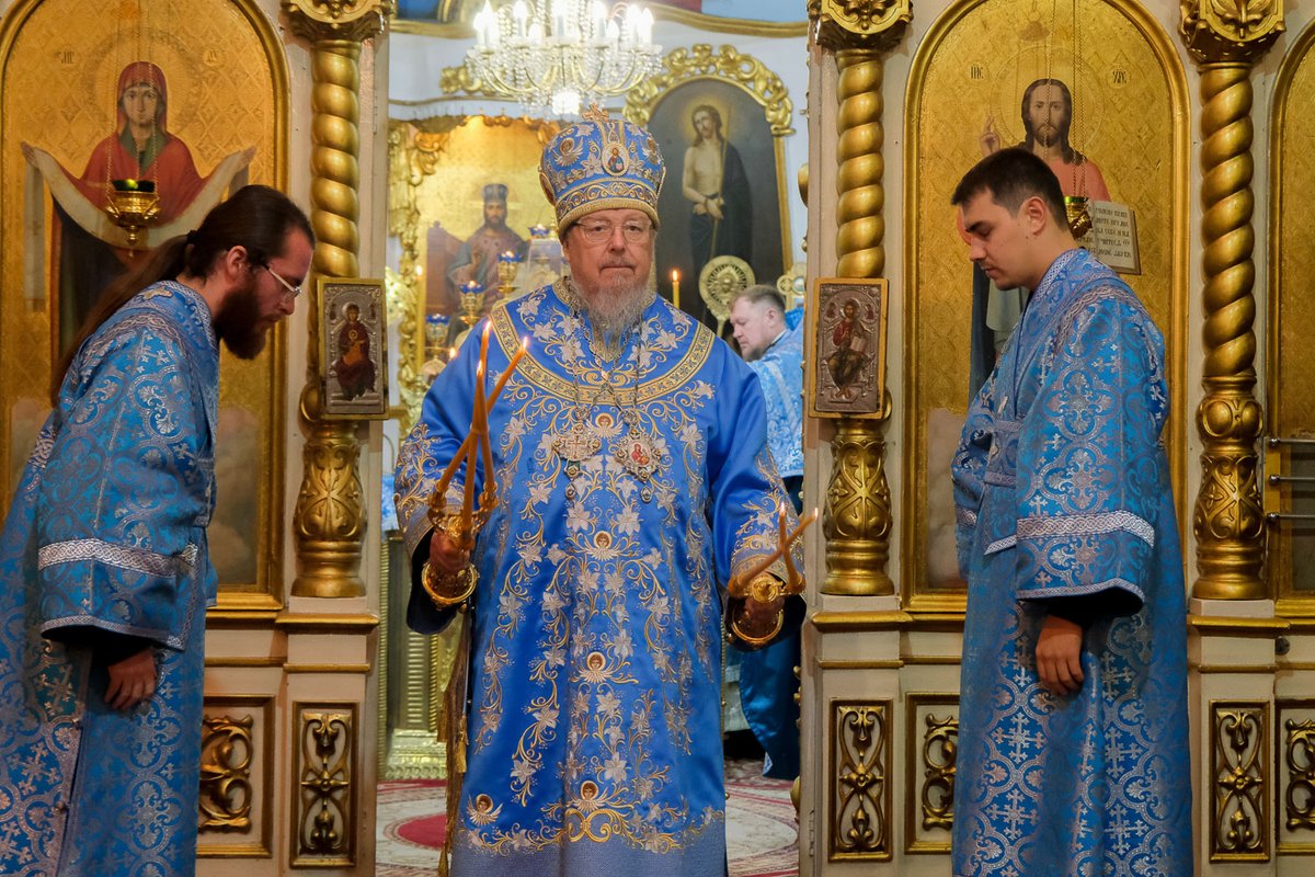 Правящий архиерей совершил Божественную литургию с участием настоятелей всех красноярских храмов в Покровском кафедральном соборе города Красноярска dlvr.it/TDPJHx