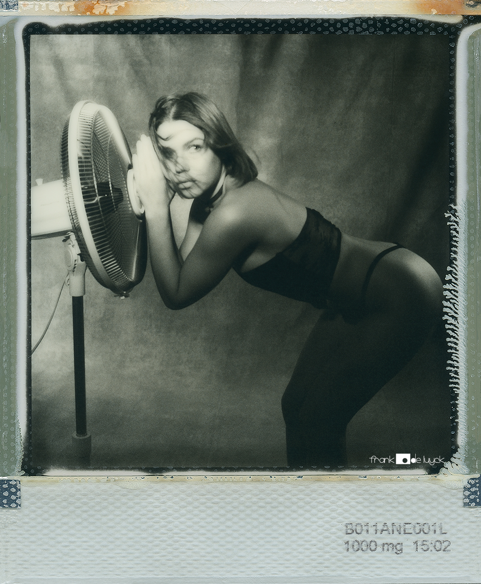 FrankDeLuyck's tweet photo. Ksenia on Polaroid Originals
#polaroid #polaroidoriginals #blackandwhite #ksenialytvynova #beauty #fan #wind #lingerie #conceptual #hot #SLR670 #mintcamera #mint https://t.co/pKKlN2fM1b