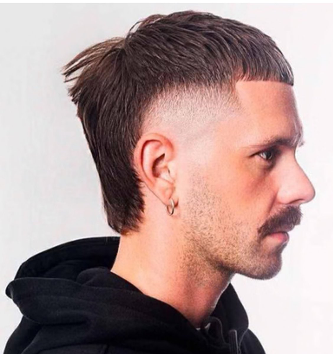 ReedTimmerUSA's tweet image. Just arrived at the barber for the first time in over a year, and I am thinking about getting this new hairstyle called the EDGAR for 2025. I think this would look pretty bad ass. What do you think?