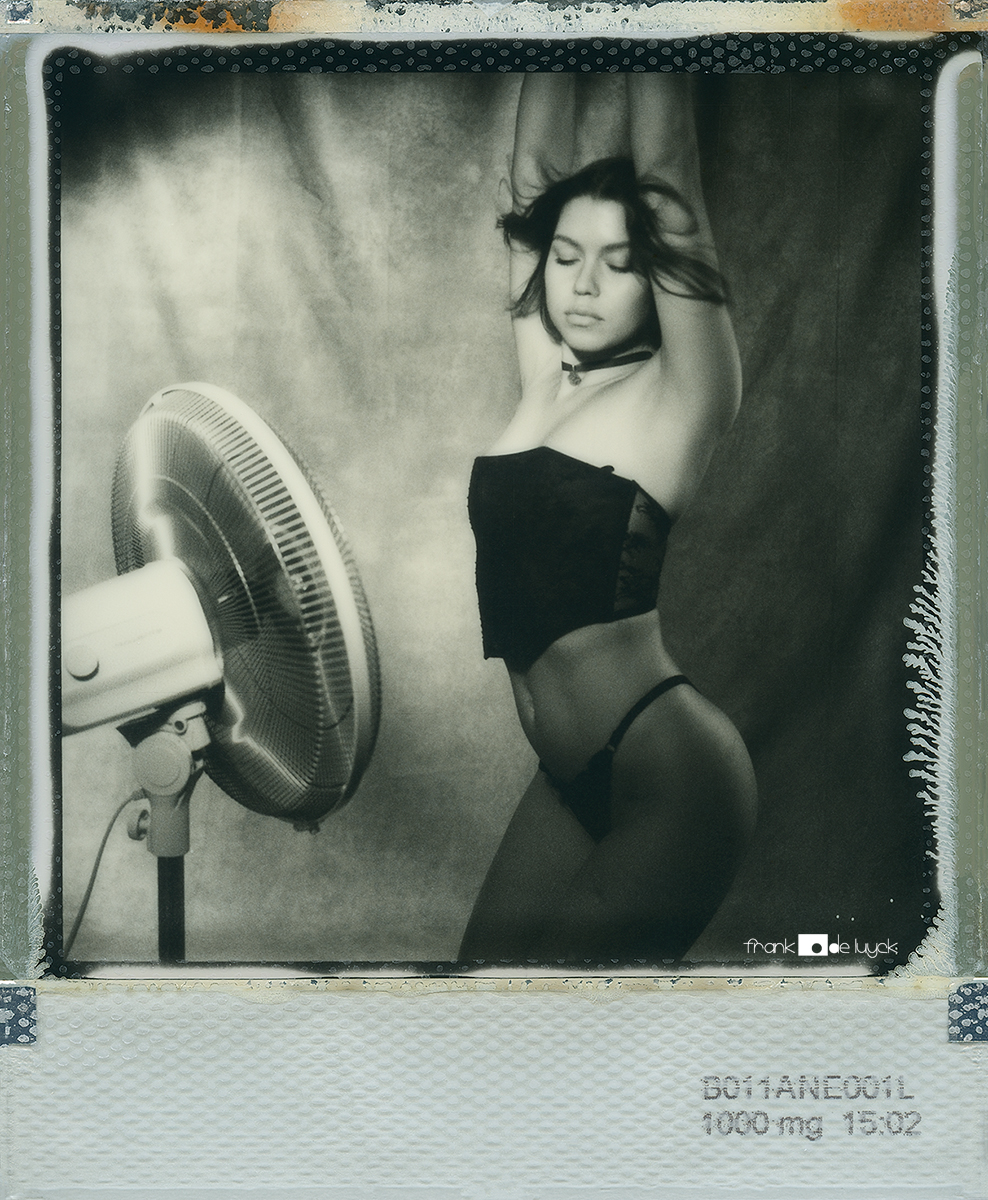 FrankDeLuyck's tweet photo. Ksenia on Polaroid Originals
#polaroid #polaroidoriginals #blackandwhite #ksenialytvynova #beauty #fan #wind #lingerie #conceptual #hot #SLR670 #mintcamera #mint https://t.co/pKKlN2fM1b