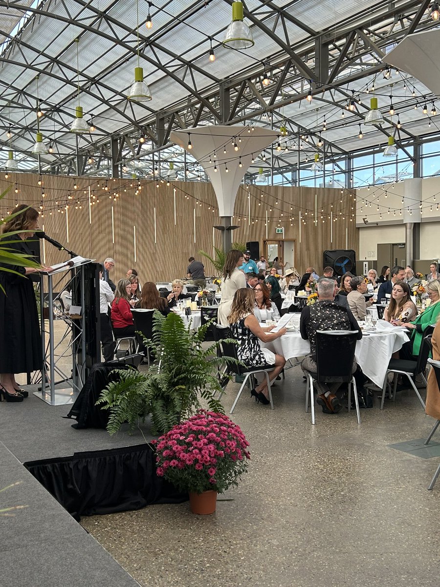 RodFrank12's tweet photo. #StrathconaCounty #SherwoodPark at St Albert’s state of the city @CityofStAlbert - working with the region for investment and jobs. Well done Mayor Heron @CathyHeron ! https://t.co/vpxkEiapLu