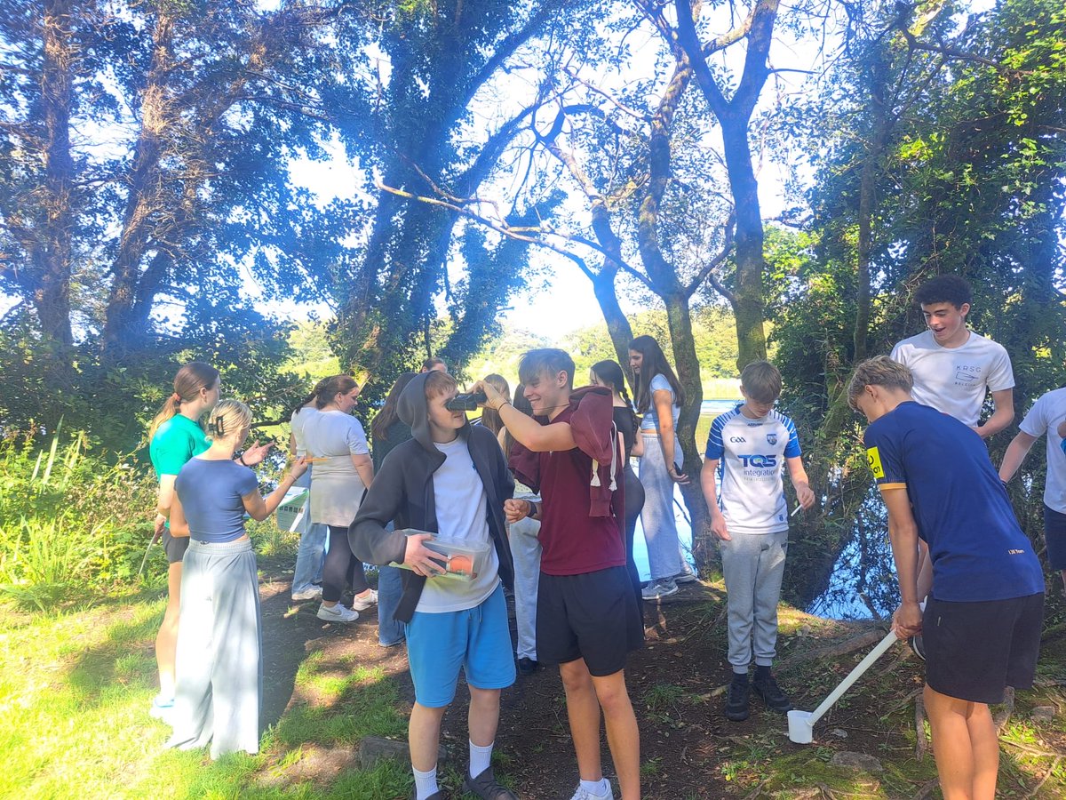 Col_Iognaid_SJ's tweet photo. 4Ricci were the second group to go on the #EcoAdvocates workshop.
They had an outstanding day in Dangan thanks to @BeoCorrib @WatersProgramme @ecoed4all and Jen Cunningham.
Two more groups get the opportunity next week!
#JesTY https://t.co/eBr11hWIJz