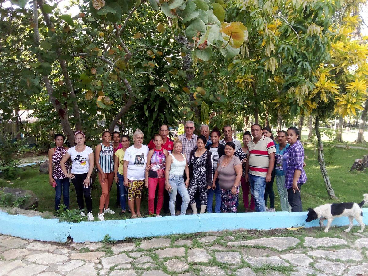 dmeguisa's tweet photo. Como parte de la estrategia de comunicación se generaliza con los comunicadores institucionales la Ley 162 de Comunicación Social.
#EducaciónGuisaGranma
#EducaciónGranma #CubaMine @CaridadLen9236 @DiazCanelB @DrRobertoMOjeda @ReynierOrtega1 @YudelkisOrtizB @ortiz_uriarte https://t.co/Q4D6vTefUd