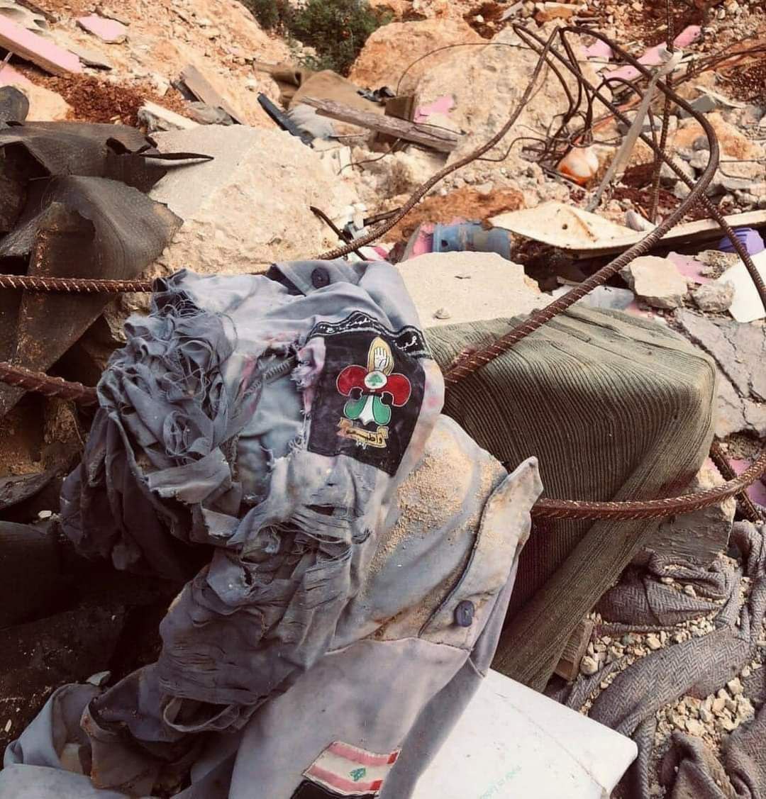 '

هذه الجمعيةُ لا تضعف.. وهذه البدلةُ عنوانُ تضحياتنا.
بها نربّي ونُعلّم، نلعبُ ونضحك، نخدمُ ونتألق.. نكبُرُ معها لأنها جزءٌ منّا، من تفاصيل أيامنا وأوقاتنا وحياتنا وقلوبنا.. بها ومعها ندركُ معنى العطاء.. وللعطاءِ عندنا ألفُ حكايةٍ وحكاية.
#اجرام_الصهيوني_بلا_حدود
#لبنان_الصمود