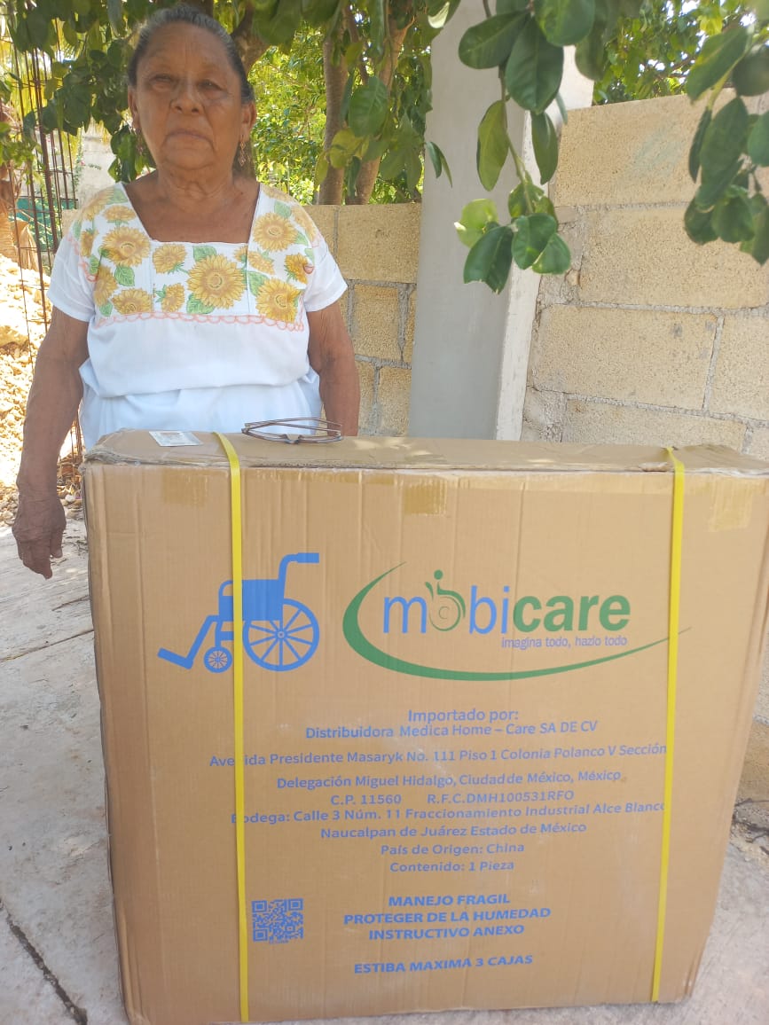 Bienestar_Camp's tweet photo. Amira recibió una silla de ruedas con la que podrá ayudar a su ser querido a participar en actividades cotidianas y fortalecer los lazos familiares, compartiendo momentos que antes eran difíciles de vivir.

#BienestarParaCampeche https://t.co/QtxtHCFj5F