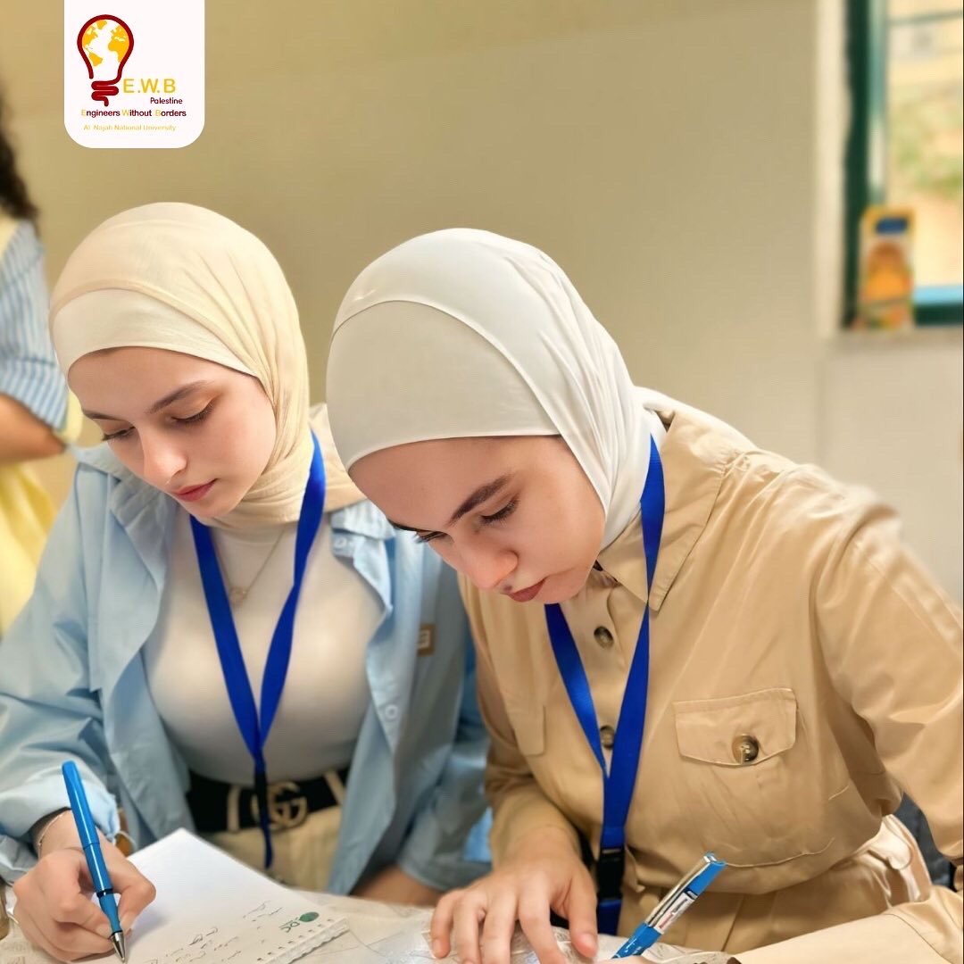 ewb_nnu's tweet photo. مستمرين معكم لليوم الثاني على التوالي في التسجيل وتجديد العضوية✨
سنكون متواجدين غدًا الخميس من الساعة 9 إلى 1 ⏰  
في كلية الهندسة، الطابق الأرضي بجانب مدرج الهندسة 🫶🏻  
لا تفوتوا الفرصة🤩
انضموا إلى عائلة بلا حدود العظيمة 💪❤️
احنا بانتظاركم🫣 https://t.co/MxJ5b6Cnkh