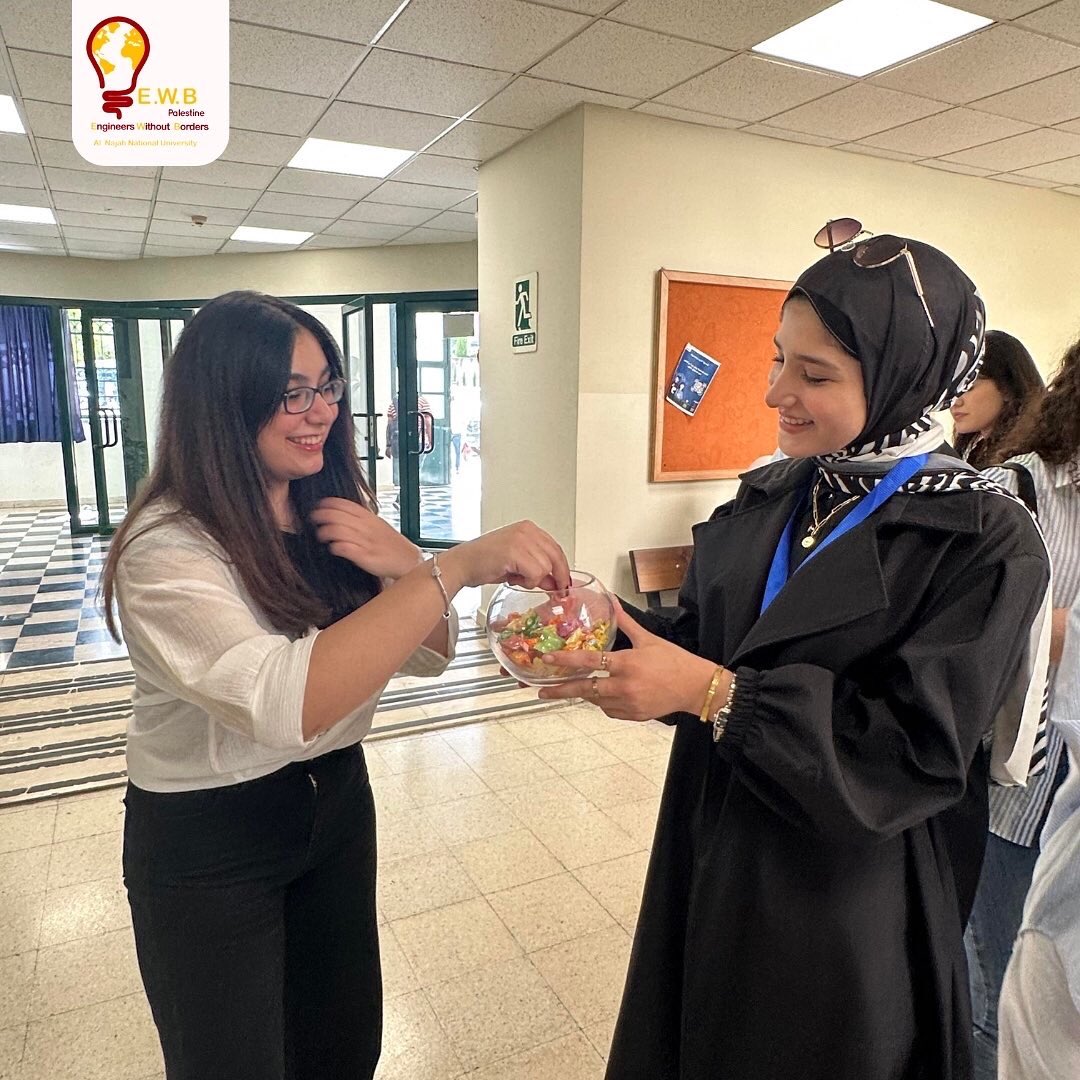 ewb_nnu's tweet photo. مستمرين معكم لليوم الثاني على التوالي في التسجيل وتجديد العضوية✨
سنكون متواجدين غدًا الخميس من الساعة 9 إلى 1 ⏰  
في كلية الهندسة، الطابق الأرضي بجانب مدرج الهندسة 🫶🏻  
لا تفوتوا الفرصة🤩
انضموا إلى عائلة بلا حدود العظيمة 💪❤️
احنا بانتظاركم🫣 https://t.co/MxJ5b6Cnkh