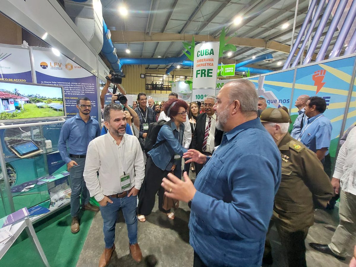 Participamos en la inauguración de la III Feria Internacional de Energías Renovables y Eficiencia Energética. Durante este evento se abordarán temas relacionados con el cambio de la matriz energética en #Cuba y la estrategia para la transición hacia las fuentes limpias.