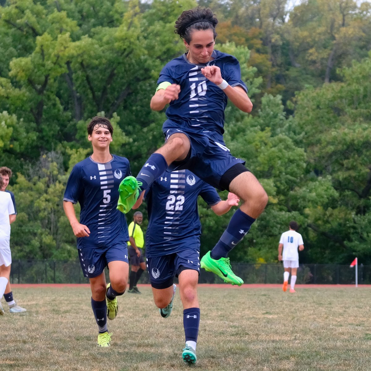 Orebranch Sportphotos (@lennietollarp) on Twitter photo Friends Central <a href="/FCS_Soccer/">FCS Boys Soccer</a> took on Abington Friends <a href="/AbingtonFriends/">Abington Friends</a> on home turf. The boys from <a href="/FCSphoenix/">FCS Athletics</a> won 4-0, and I had the chance to try out some new gear:) Free download for that reason at us.zonerama.com/Link/Album/100… Feel free to tag me if you post online! <a href="/FSL_Athletics/">FSL Athletics</a> Friends Central <a href="/FCS_Soccer/">FCS Boys Soccer</a> took on Abington Friends <a href="/AbingtonFriends/">Abington Friends</a> on home turf. The boys from <a href="/FCSphoenix/">FCS Athletics</a> won 4-0, and I had the chance to try out some new gear:) Free download for that reason at us.zonerama.com/Link/Album/100… Feel free to tag me if you post online! <a href="/FSL_Athletics/">FSL Athletics</a>
