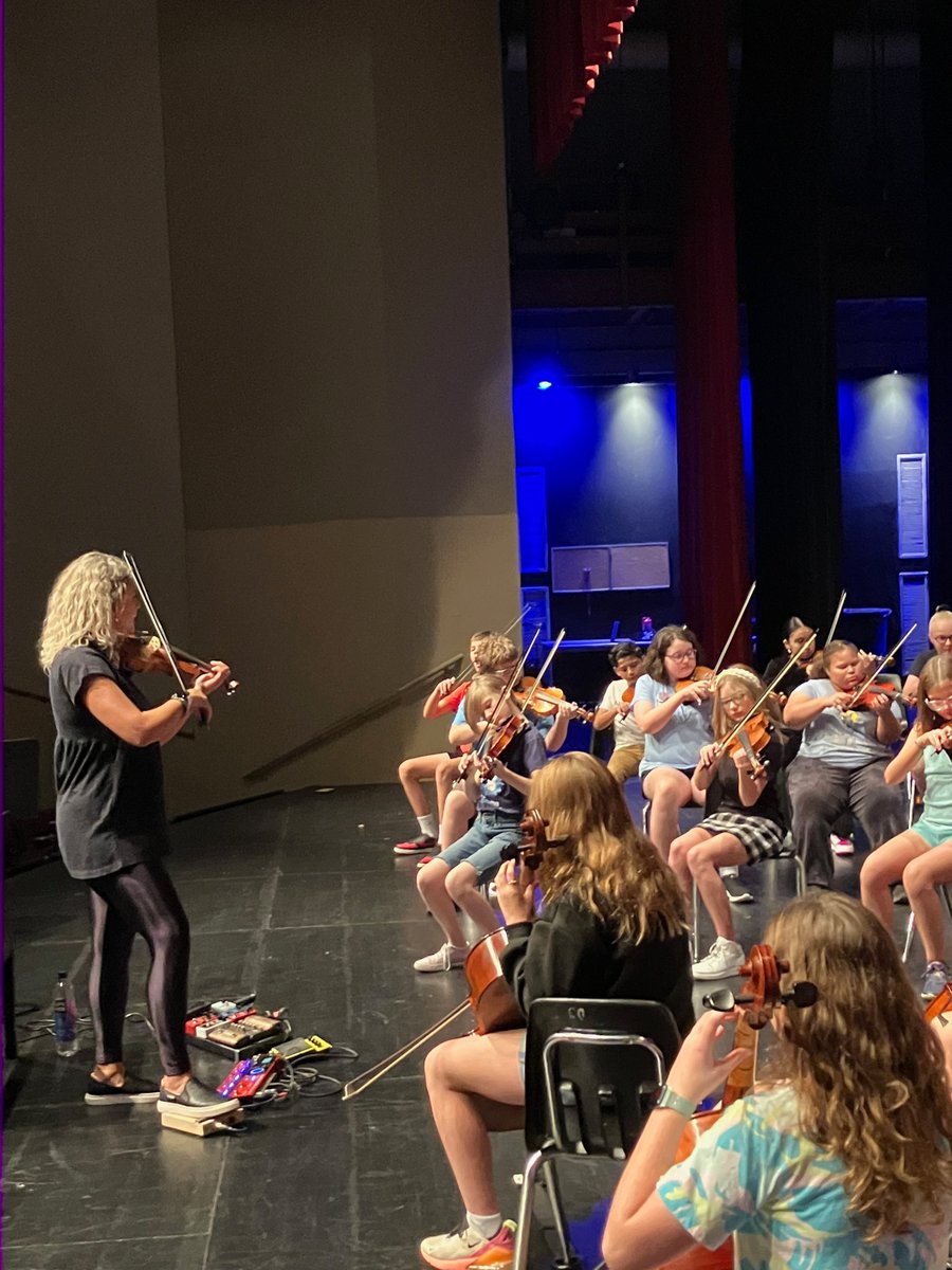 LibMidOrch's tweet photo. Today @DianaLadio taught LMS orchestra students a rock tune and how to improvise.  Talk about well-rounded musicians! @LPSFineArts https://t.co/CFJd5IdiY8