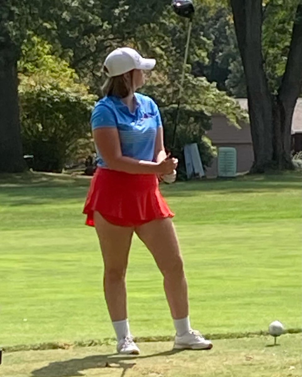 Great day for some <a href="/SandburgNJCAA/">Sandburg Chargers</a> women’s golf! <a href="/ghannam04/">Gail Hannam</a> leading the Chargers!