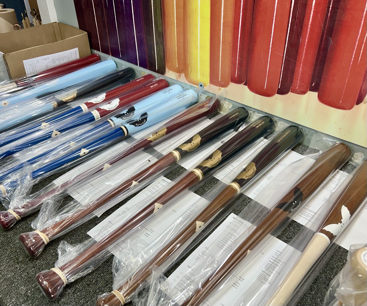 SamBatCorp's tweet photo. Anything prettier than a table full of custom bat? #CustomBats #SamBat #TheOriginalMapleBat #Baseball https://t.co/UhPjnbfcrD
