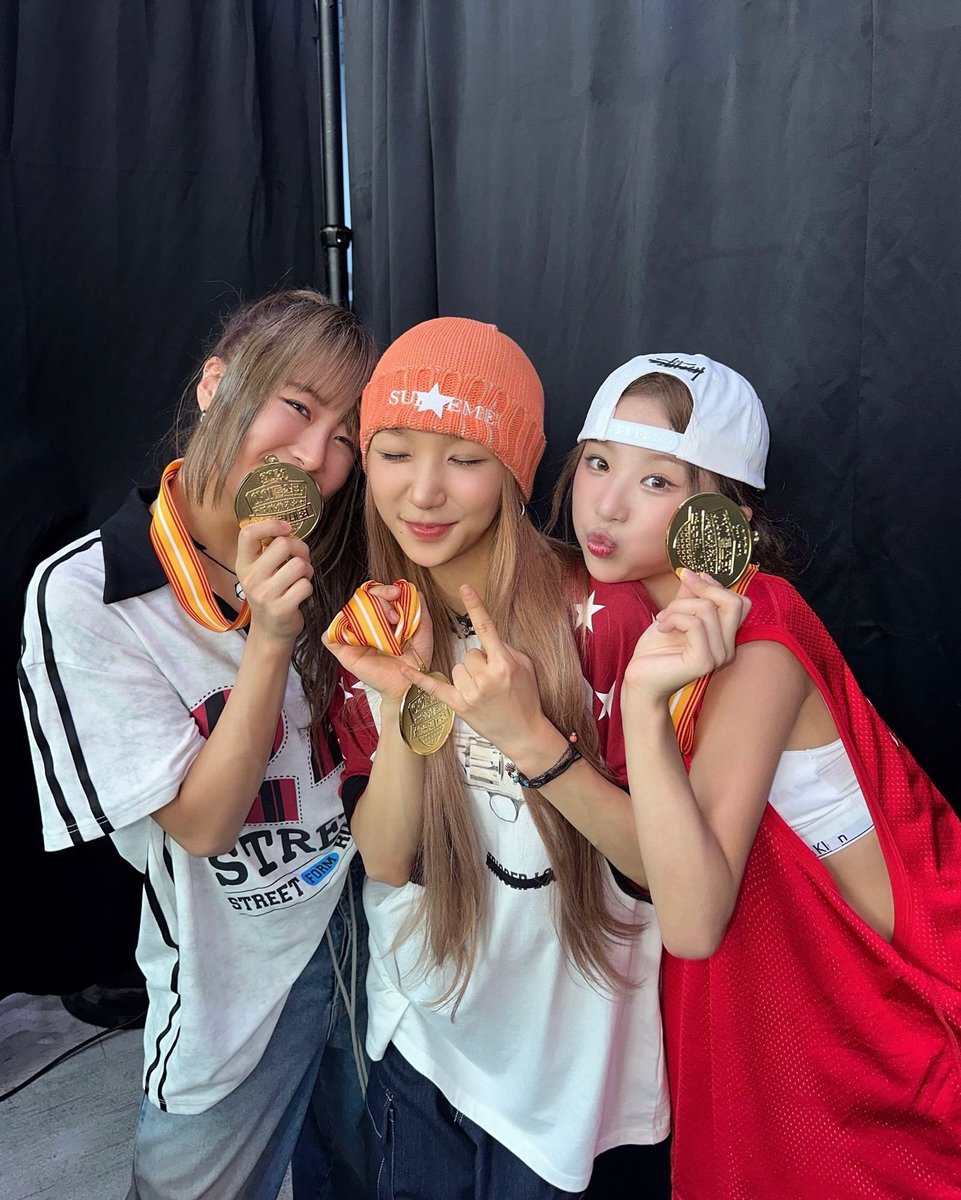 BVILLAINBRASIL's tweet image. “BADVILLAIN se torna o primeiro campeão de break dance no ISAC 2024”. 

 “BADVILLAIN o novo grupo feminino mais forte da 5ª geração’, foram coroadas como as melhores dançarinas”  

🔗 naver.me/54LmVEEe

#배드빌런
#2024아이돌스타선수권대회
#2024아육대

#아육대