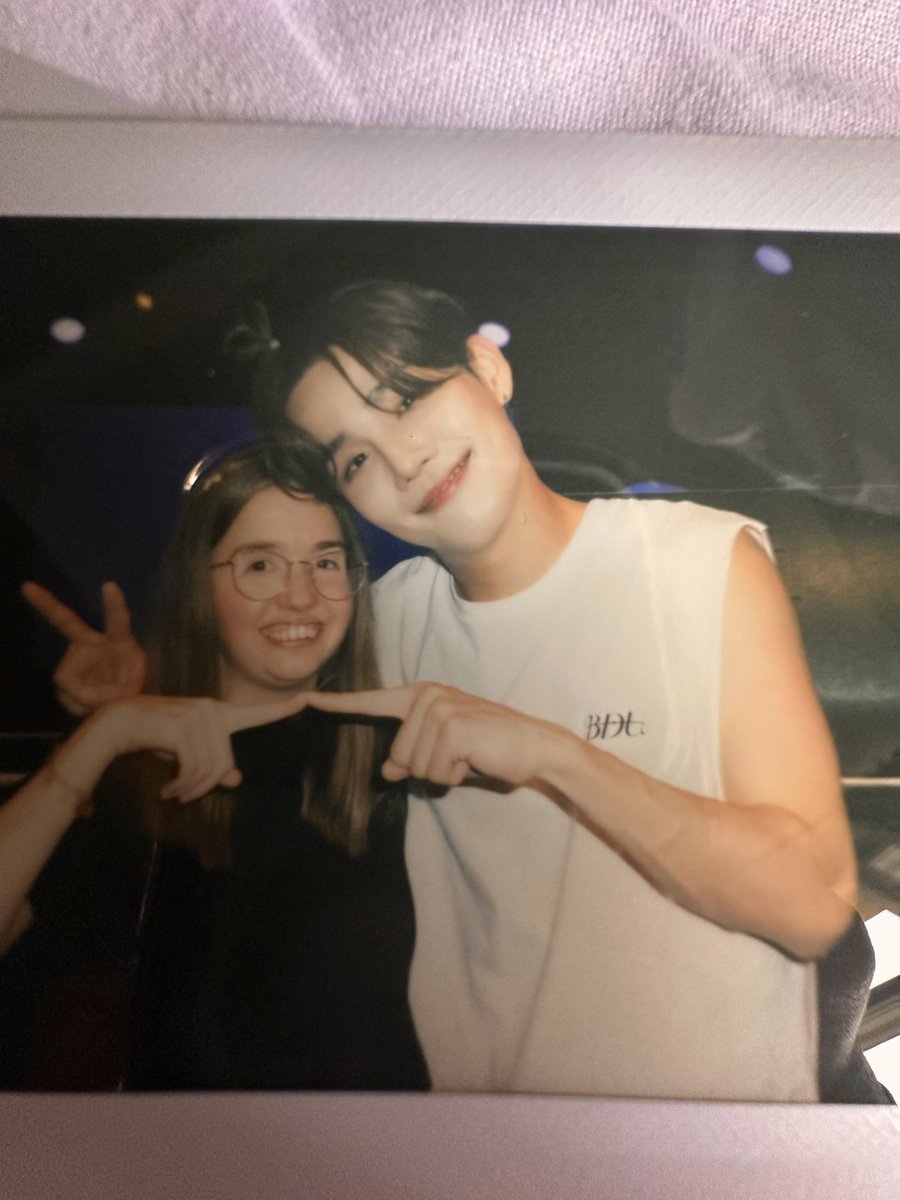 carlaa_mariiia's tweet photo. “없어 and I'll be there
내 상처 위에
뜨거운 눈물로 채워질 때까지
Runnin' and runnin' and running
I'll be there”💛🥹
#BDU #비디유 #BDUtourforWISHPOOL
#BDU_In_Berlin #germany #mont #onepact #cix #seunghun #jay #jaychang #bitsaeon #minso #3d #jungkook #bts #river https://t.co/fSQs5g41R8