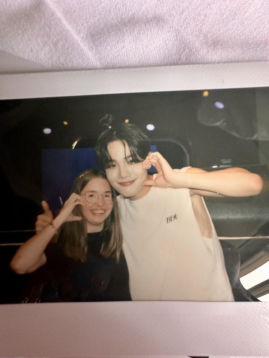 carlaa_mariiia's tweet photo. “없어 and I'll be there
내 상처 위에
뜨거운 눈물로 채워질 때까지
Runnin' and runnin' and running
I'll be there”💛🥹
#BDU #비디유 #BDUtourforWISHPOOL
#BDU_In_Berlin #germany #mont #onepact #cix #seunghun #jay #jaychang #bitsaeon #minso #3d #jungkook #bts #river https://t.co/fSQs5g41R8