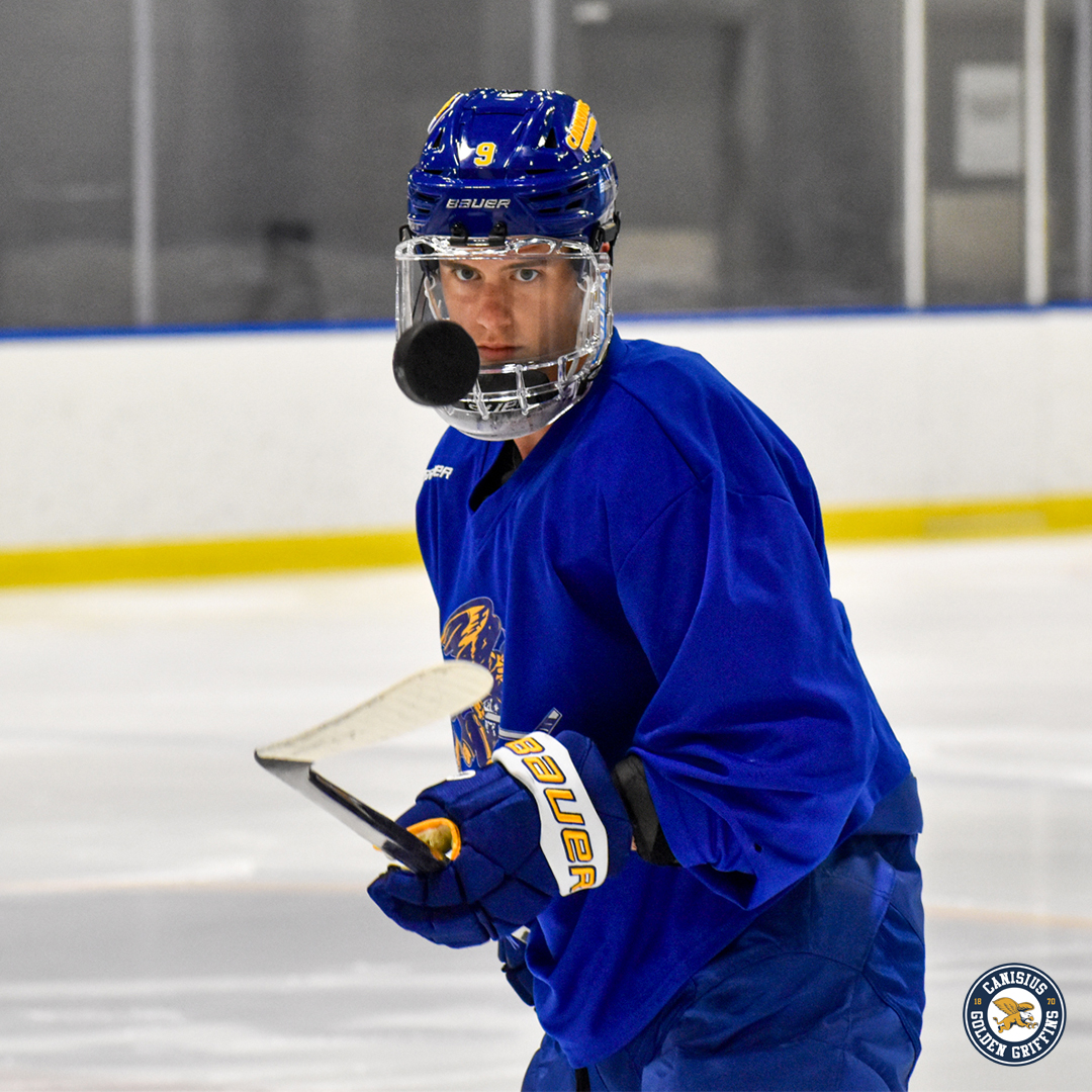 GriffsHockey's tweet photo. Preseason prep

#Griffs https://t.co/QRMfLX8lvW