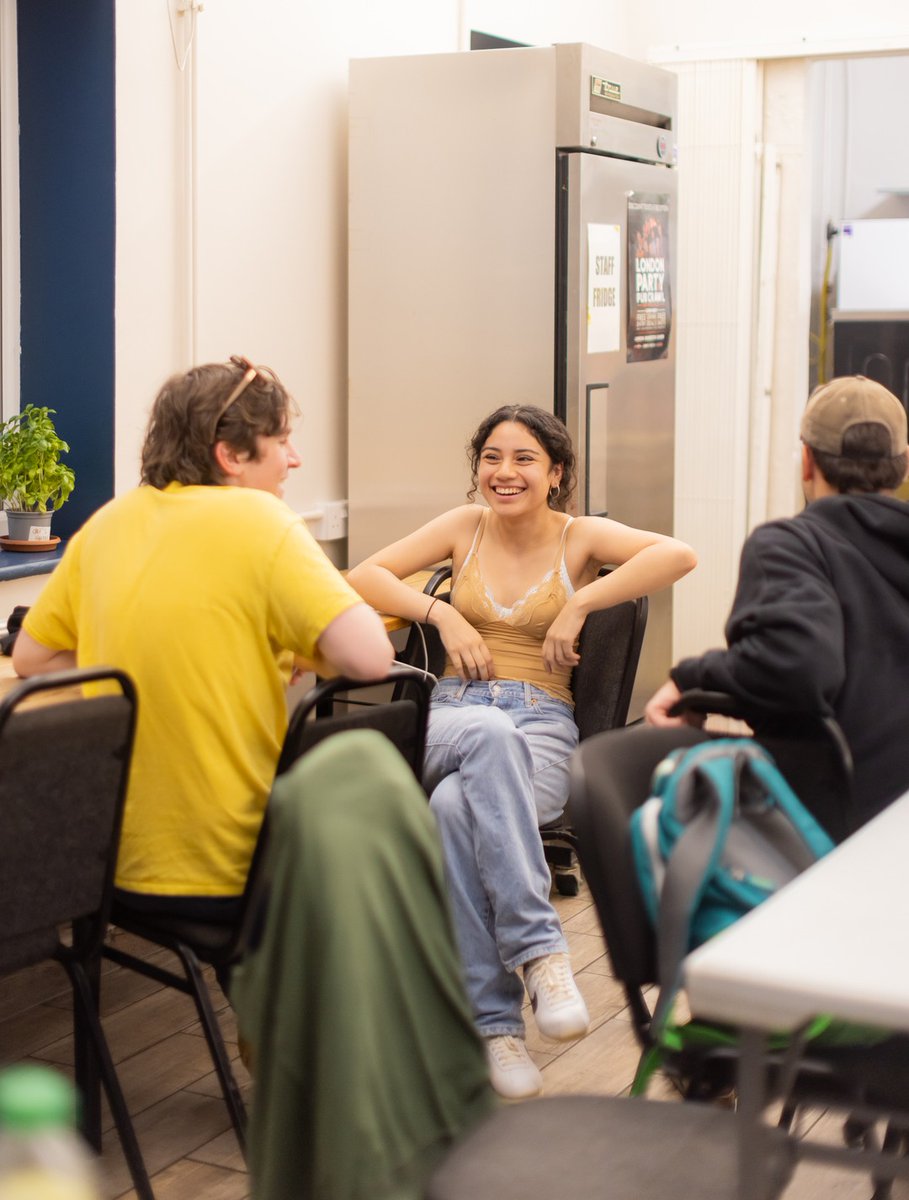 LDNBackpackers's tweet photo. Chillin' like a villain—because hostel life is all about those laid-back vibes. 😎
.
.
.
#hostellondon
#hostel
#hostellife
#hostelworld
#hostels
#hosteleria
#hostellife😍
#hostelfun
#hosteldiaries
#hostelgeeks
#hostelvibes
#hosteldays
#hostellifestyle
#hostellondon https://t.co/YQoXKORiPN