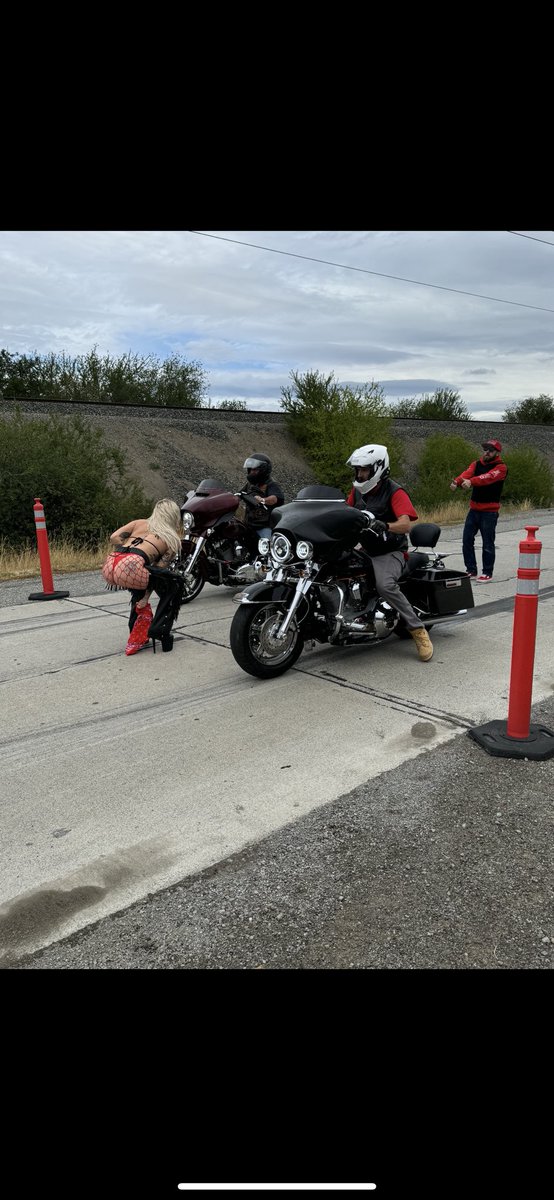 MorrisSmiley's tweet photo. Run W The Sun Drag Races
#HELLSANGELSMC #Seattle #HAMC https://t.co/SstxhfIVD2