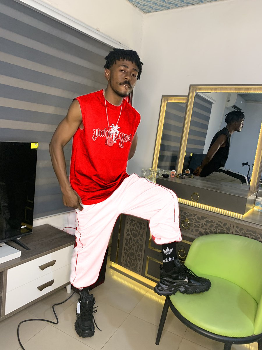 kida_genius's tweet photo. The media is full of tricks 😃 #alatra
#kidagenius https://t.co/R4AbAAREp9