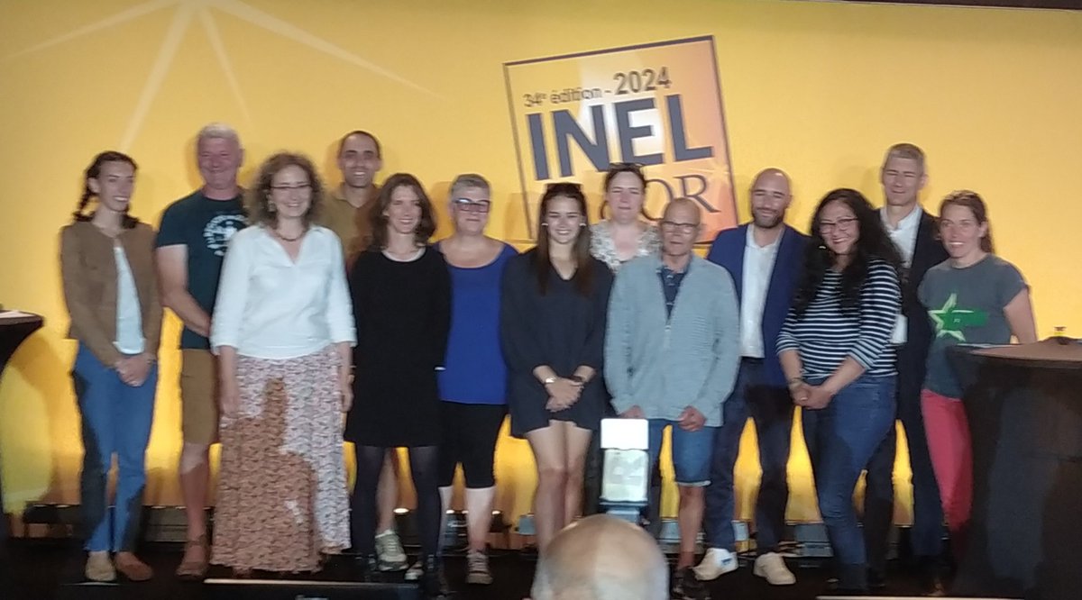 Remise au #space des prix innovation <a href="/LEleveurlaitier/">L'éleveur laitier</a> <a href="/WebagriFR/">Web-agri.fr</a> 
Des lauréats impliqués dans leurs métiers, qui partagent leurs astuces...