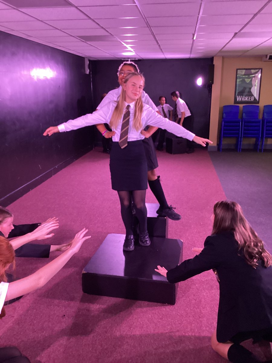 SFA_CC's tweet photo. 🏐🎭Year 7 Welcome Club✍️🍰   

Thank you to everyone who was able to attend our Year 7 Welcome club last night, over 130 students attended!
#welcomeclub #year7 #drama #sport #dodgeball #writing #music https://t.co/4T3K36tCEZ