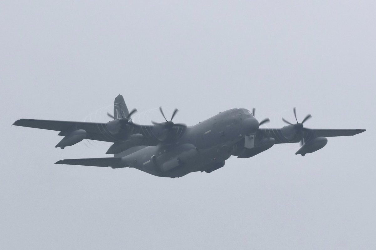 Basdelaat77's tweet photo. A cold and foggy morning #falconleap2024 #FALE24

#NLspot #aviation #avgeek #aviationphotography #planespotting https://t.co/dM430MOfsw