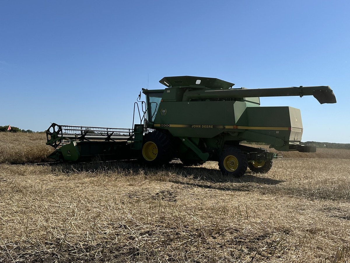 Thank you <a href="/TKeeps/">Tom Kieper</a> and <a href="/ZooKieper_30/">Wyatt Kieper</a> for taking the time yesterday to get this #InVigor DST off before the rain! My 1st #InVigor trial in the Parkland is off! Watch for results at InVigorresults.ca <a href="/BASFAgSolutions/">BASF Agricultural Solutions Canada</a>