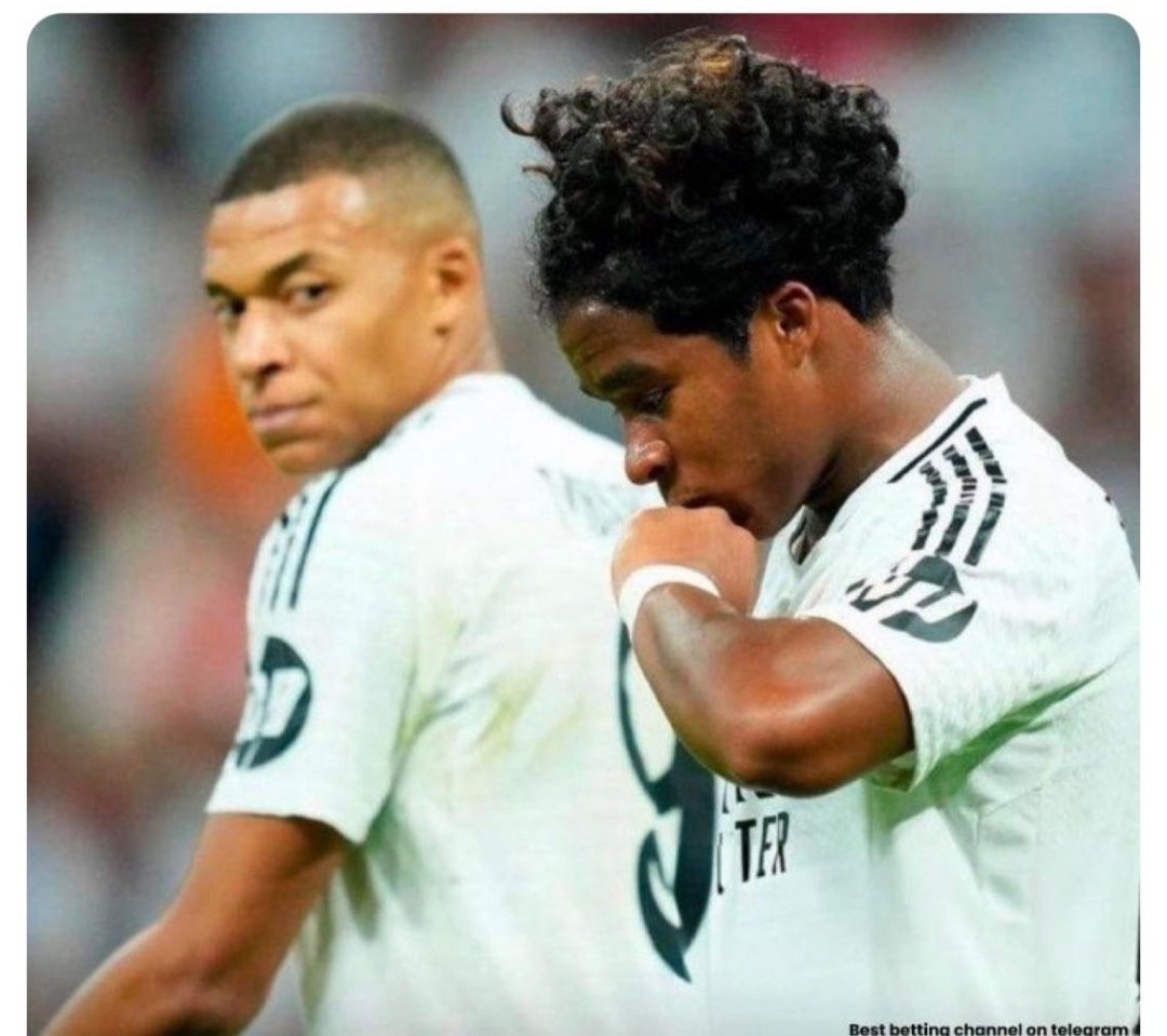 moloflow46's tweet photo. #Lajalousie... Voilà pk je t'aurais pas signé moi... Florentino pas de Pif sur se coup là..... Bien joué petit éteins le. 🙏🏾🙏🏾🙏🏾 On peut pas t'identifier en plus sans cacaouettes va. A bon entendeur... https://t.co/tcadm6YZLk