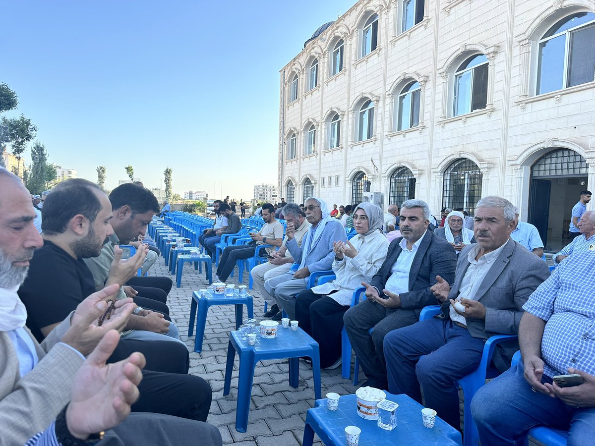 alitekin_63's tweet photo. Şanlıurfa milletvekilimiz sn.Cevahir Asuman yazmacı ve yönetim kurulu üyelerimiz ile birlikte #BATAR Ailesine Taziye ziyaretinde bulunarak başsağlığı dileklerinde bulunduk…
@Akparti @bybekirbozdag @erkankandemir @CYAZMAC @milhamigunbegi https://t.co/Y1AmajnQDw