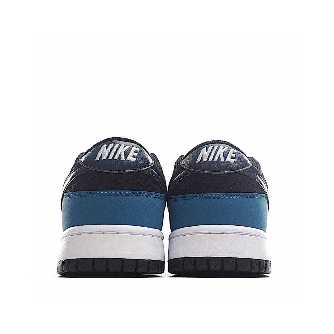 OFB686868's tweet photo. 独家实拍✨Nk Dunk Low "Industrial Blue" 黑白蓝 SB低帮运动休闲板鞋
⚪️⚫️🔵整体采用经典黑白为主色调，蓝色��以点缀，皮革+牛磨砂革呈现
侧面Swoosh Logo蓝黑渐变效果
尺码：36 - 47.5 详情及其他欢迎➕V (Gideonh98)
#潮鞋 #乔丹 #AJ #潮流 #空军 #Dunk #耐克 #阿迪 #Nike #SB #AirJordan #Yeezy https://t.co/c6KE6rqcuF