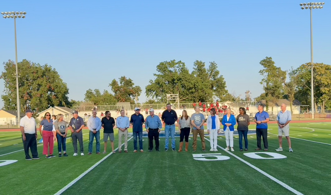 ShawneePublic's tweet photo. A huge THANK YOU to our incredible community sponsors for their generous support in bringing new turf to Jim Thorpe Stadium! 🏈💙
Together, we’re building a stronger future for Shawnee!
#ShawneeStrong #ShawneeWolves #GoWolves https://t.co/ullIruT8vk