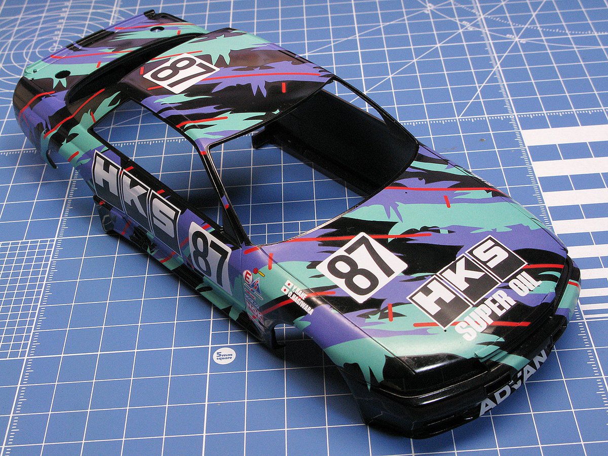 tanoshii_mokei's tweet image. #ハセガワ
1/24 #HKS #AXIA #R32 GT-R (15)

今日のデカール

HKSの複雑なグラフィックを貼り終えました。破綻なく繋がる様にできたかなと思います。赤いラインが映えますね。
この上にスポンサーデカールを貼ります。あともう少しで完了します。時間掛かるね～😊