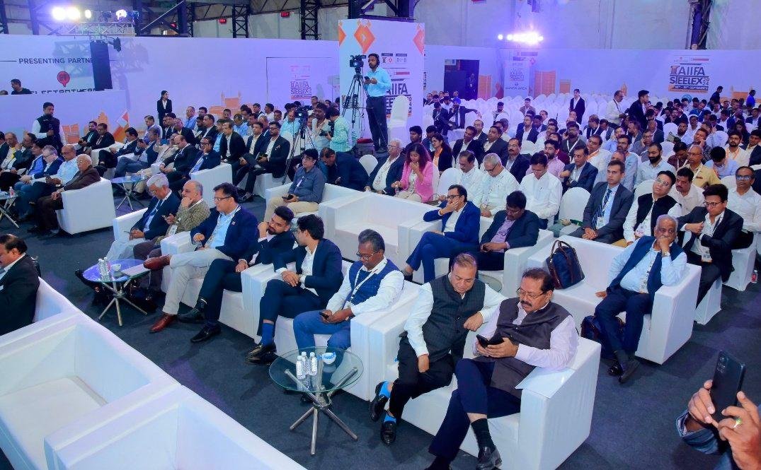 airnewsalerts's tweet photo. Union Minister of State for Steel Bhupathi Raju Srinivasa Varma (@BjpVarma) inaugurated the two-day conference themed 'Green Revolution in Steel - Sustainable Innovation'.
The All India Induction Furnace Association (#AIIFA) Sustainable Steel Manufacturers Association organized the event at the Bombay Exhibition Centre in Goregaon, Mumbai.
Bhupathi Raju Srinivasa Varma underscored the significance of sustainable practices and innovation in the #steel sector.
#SteelEX2024 |
