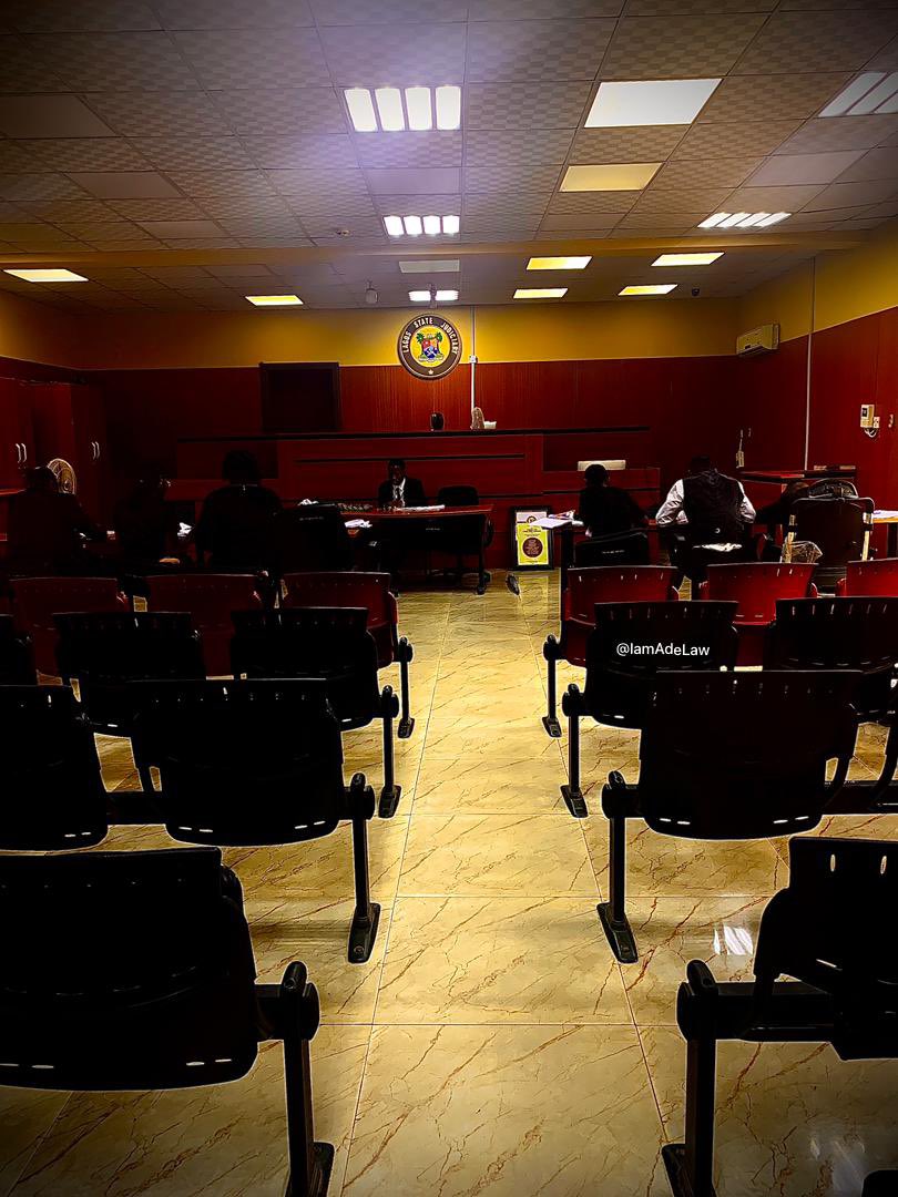 AdeLaw01's tweet image. From textbooks to courtroom drama
Join me on this 4/5 weeks journey as I navigate the realities of Nigerian law, sharing daily lessons, observations, and surprises from my court externship.